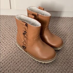 Kids brown boots